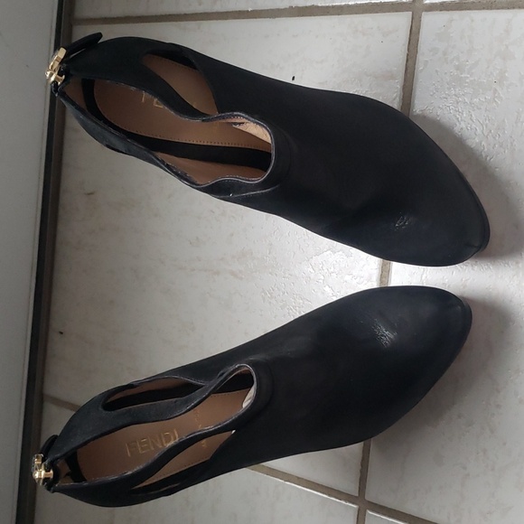 Fendi platform black booties... excellent.. Like new..size 37..authentic - Picture 7 of 9